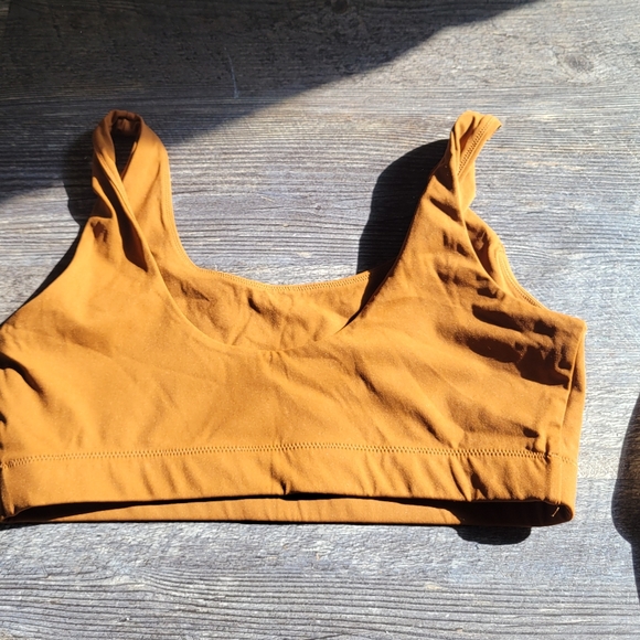 Everlane the perform bra - Picture 3 of 6